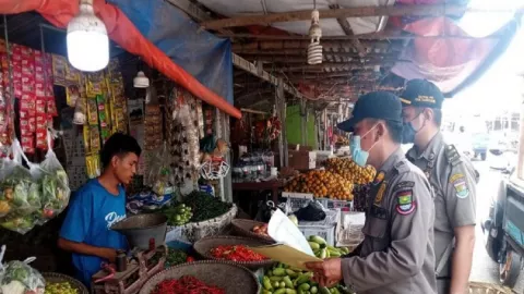 77 Pedagang Kaki Lima di Pasar Sentiong Terima SP Ketiga - GenPI.co BANTEN