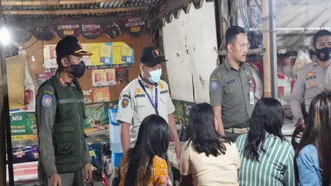 Satpol PP Kabupaten Tangerang Razia THM, 9 Wanita Diamankan - GenPI.co BANTEN