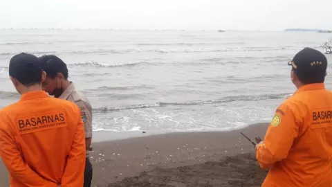 Tim SAR Lanjutkan Pencarian Korban Tenggelam di Pantai Muara - GenPI.co BANTEN