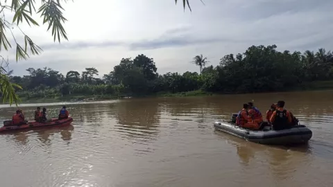 Alami Kecelakaan Saat Cari Kayu, Warga Serang Hanyut di Sungai Ciujung - GenPI.co BANTEN