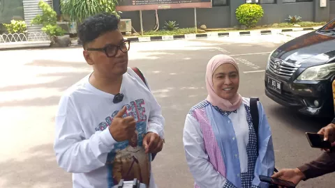 Datangi Polda Metro Jaya, Uya Kuya Lanjutkan Laporan Terhadap Medina Zein - GenPI.co BANTEN