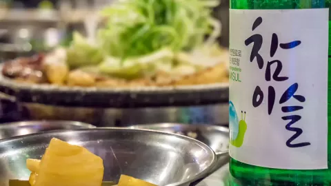 Pernah Minum Soju? Tenyata Ini 3 Manfaatnya untuk Tubuh - GenPI.co BANTEN