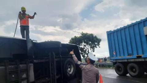 Polisi Beber Penyebab Kecelakaan Bus di Tol Tangerang-Merak - GenPI.co BANTEN