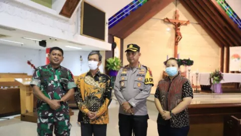 Polisi Beri Pengamanan Prioritas ke 12 Gereja di Kota Tangerang - GenPI.co BANTEN