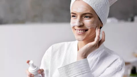 Ibu Hamil Harus Coba 3 Produk Paket Skincare yang Aman Ini - GenPI.co BANTEN