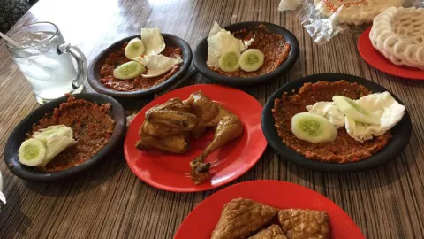 Rekomendasi Restoran Halal di Kota Tangerang: RM Pondok Lauk - GenPI.co BANTEN