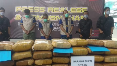 BNN Banten Tangkap Kurir Narkoba dari Aceh di Bandara Soetta - GenPI.co BANTEN