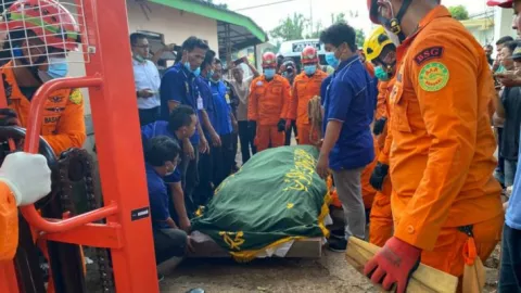 Jenazah Pasien Obesitas asal Kota Tangerang Dimakamkan di TPU Menteng Pulo - GenPI.co BANTEN