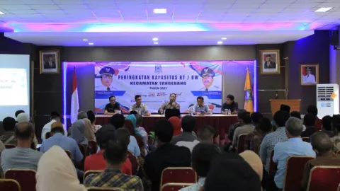 Ketua RT/RW di Kecamatan Tangerang Diminta Angkut Sampah Malam Hari - GenPI.co BANTEN