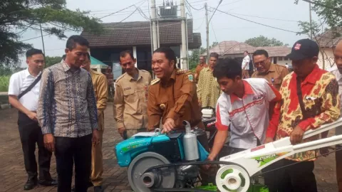 Ratusan Kelompok Tani di Banten Terima Bantuan 210 Alsintan - GenPI.co BANTEN