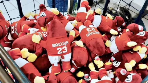 Mulai dari Rp 75 Ribu, Merchandise Piala Dunia U-17 Siap Dijual - GenPI.co BANTEN