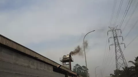 2 Pabrik Peleburan Besi di Tangerang Jalani Uji Baku Mutu Emisi - GenPI.co BANTEN