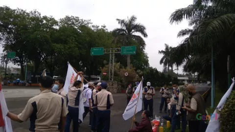 SP ITFS Gelar Aksi di Depan Perusahaan, Ini 3 Tuntutannya - GenPI.co BANTEN