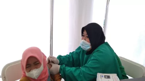 PMI Kota Tangsel Gelar Sentra Vaksin Perdana, Sebegini Targetnya - GenPI.co BANTEN