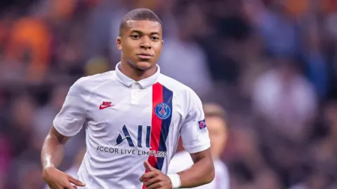Unggahan Mo Salah Disukai Mbappe, Tanda Pindah ke Liverpool? - GenPI.co