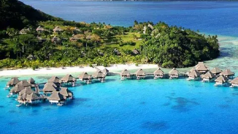 Surga Tersembunyi di Pulau Seram itu Bernama Pantai Ora - GenPI.co