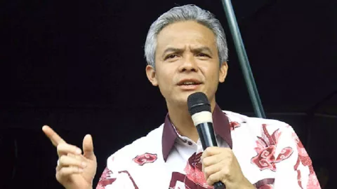Slip Gaji Bupati Banjarnegara Viral, Ini Tanggapan Ganjar Pranowo - GenPI.co