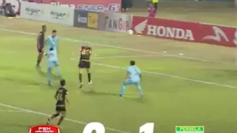 Bermain hanya 10 Orang, Persela Harus Kalah dari PSM - GenPI.co