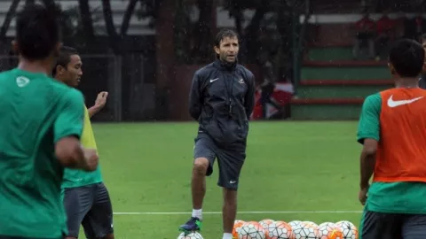 Indonesia vs Thailand: McMenemy Bapuk, Nama Luis Milla Menggema - GenPI.co