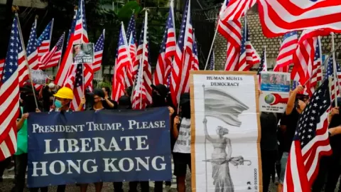 Pengunjuk Rasa Minta AS Selesaikan Masalah di Hong Kong - GenPI.co