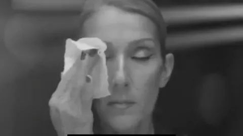 Hapus Makeup di Video Klip, Celine Dion Dipuji Netizen - GenPI.co