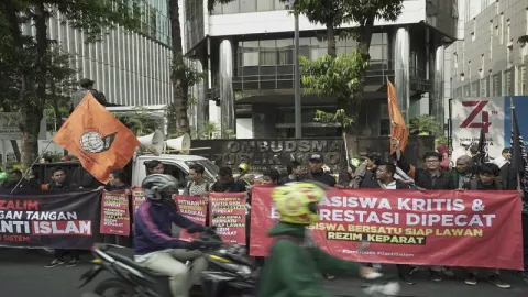 Massa Desak Ombudsman Beri Rekomendasi Copot Rektor IAIN Kendari - GenPI.co