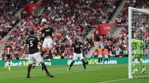 Lawan 10 Pemain Southampton, Payah MU Nggak Menang - GenPI.co