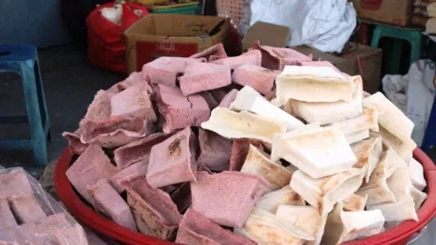 Sagu Lempeng, Camilan Roti Tawar Spesial dari Papua - GenPI.co