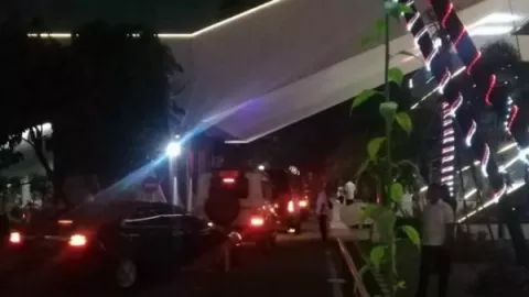 Sabtu Malam Jelang Pelantikan, Jokowi Tinjau Gedung Kompleks DPR - GenPI.co