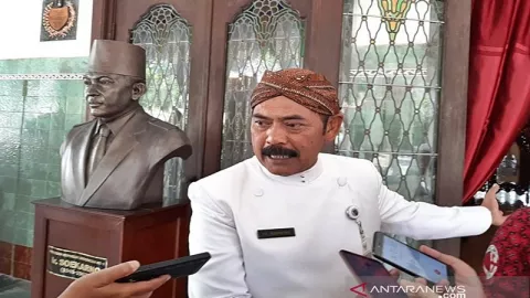 Soal Calon Wali Kota Solo, FX Hadi Rudyatmo dan Gibran Memanas - GenPI.co