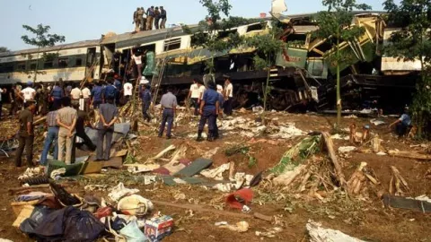 3 Fakta Tragedi Bintaro, Ada yang Sangat Mengerikan - GenPI.co
