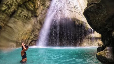 Air Terjun Hoko, Bikin Ingin Jadi Ikan dan Malas Naik ke Daratan - GenPI.co