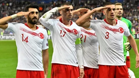 UEFA Selidiki Hormat Militer Pemain Timnas Turki - GenPI.co