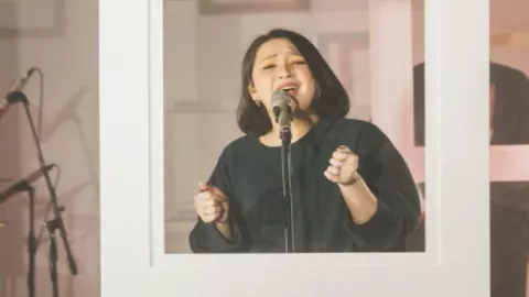 Saat Pandemi, Agatha Pricilla Rekaman Sendirian di Kamar Hotel - GenPI.co