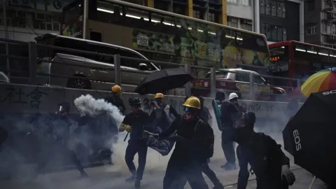 Salah Sasaran, Polisi Malah Cederai Imam Masjid di Hong Kong - GenPI.co