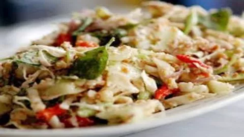 Kasbi Komplet Maluku, Sensasi Makan Singkong Rebus Plus Lauk - GenPI.co