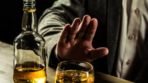 Masih Minum Alkohol? Siap-Siap Punya Bayi Sakit Jantung Bawaan - GenPI.co