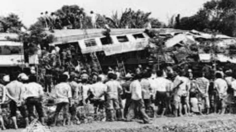 Mengenang 32 Tahun Tragedi Bintaro, Ingat Dahsyatnya Tabrakan KA - GenPI.co