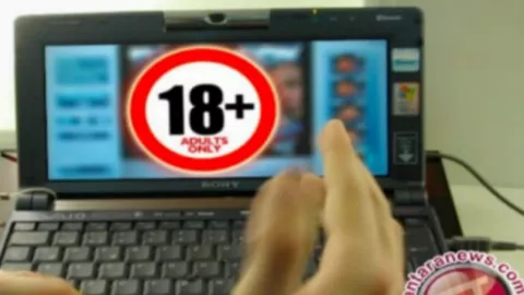 Viral Video Panas: Pelajar SMK Begituan di Depan Teman-temannya - GenPI.co