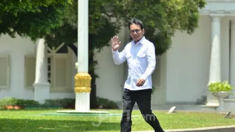 Pakai Kemeja Putih, Wishnutama Berpeluang Besar Jadi Menteri - GenPI.co