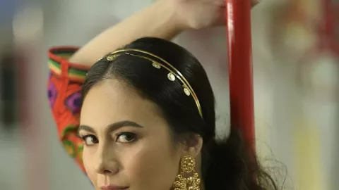 Berendam Pakai Bikini, Hot Mom Wulan Guritno Bikin Pria Ambyar - GenPI.co