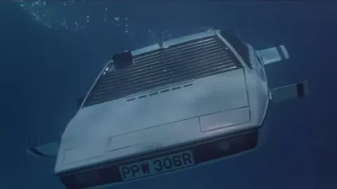 Wah, Cybertruck Tesla Terinspirasi dari Mobil Jadul James Bond - GenPI.co
