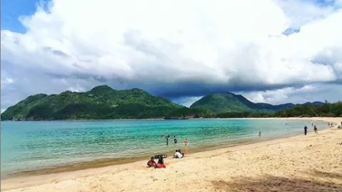 Eksostis, Pantai Lampuuk Disebut Kuta-nya Aceh - GenPI.co