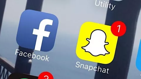 Medsos: Facebook atau SnapChat? - GenPI.co