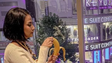 4 Manfaat Kulit Buah yang Kerap Dikulum Vanessa Angel - GenPI.co