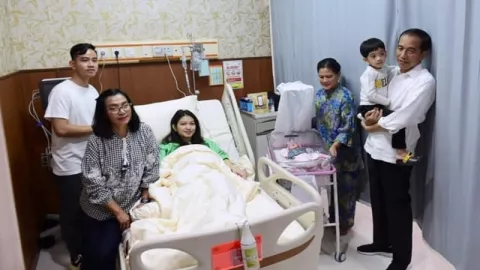 Senin, Selvi Ananda dan La Lembah Manah Keluar dari RS - GenPI.co