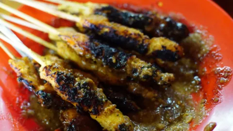 Sate Klopo Bu Asih, Nikmatnya Bikin Nagih - GenPI.co