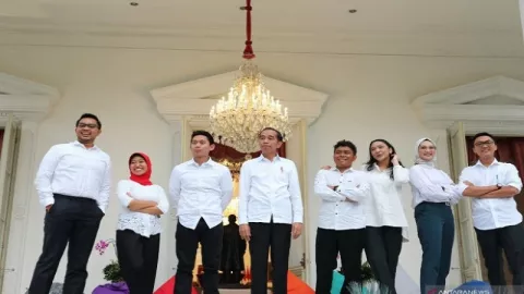 7 Staf Khusus Presiden Dapat Gaji Rp 51 juta Per Bulan - GenPI.co