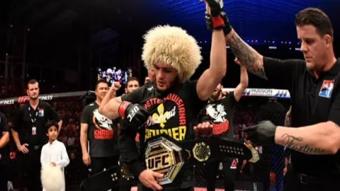 Kalahkan Poirier, Khabib: Saya Memang Pantas Jadi Nomor 1 di UFC - GenPI.co