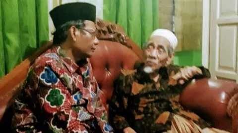 Mbah Moen di Mata Mahfud MD dan Alissa Wahid - GenPI.co